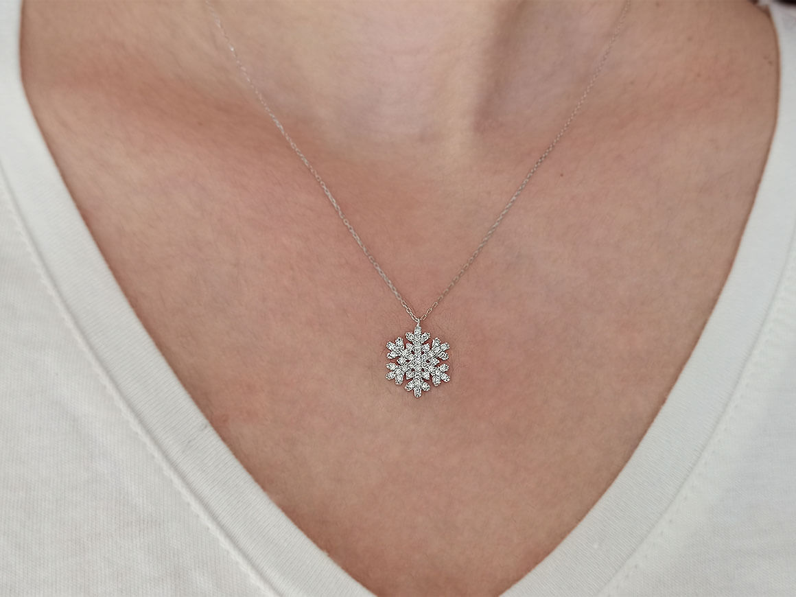 0,38 Karat Diamant Schneeflocken Collier - handgefertigter Diamantschmuck aus Feingold | Sirius Diamant