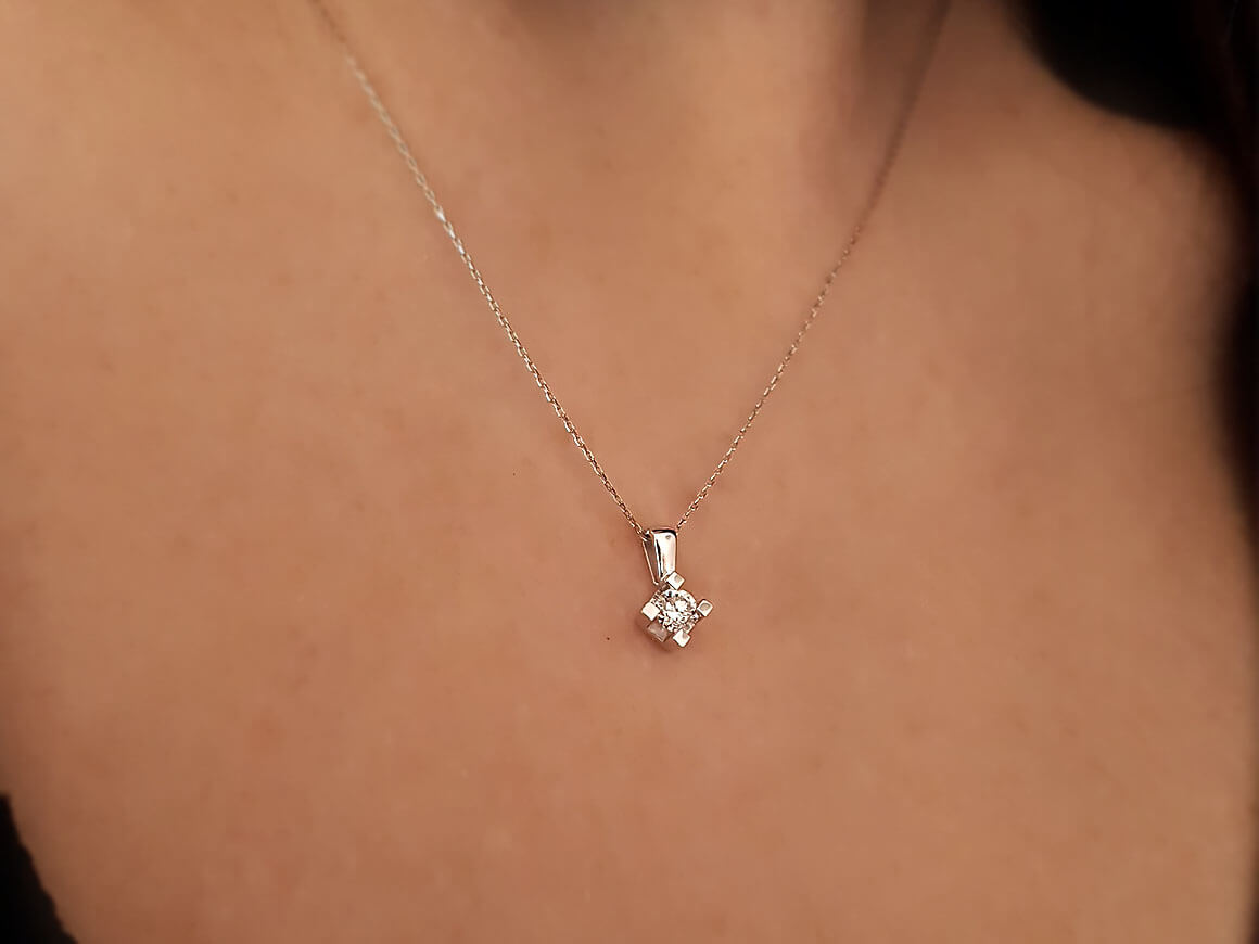 F Farbe 0,20 Carat Solitär Collier - handgefertigter Diamantschmuck aus Feingold | Sirius Diamant
