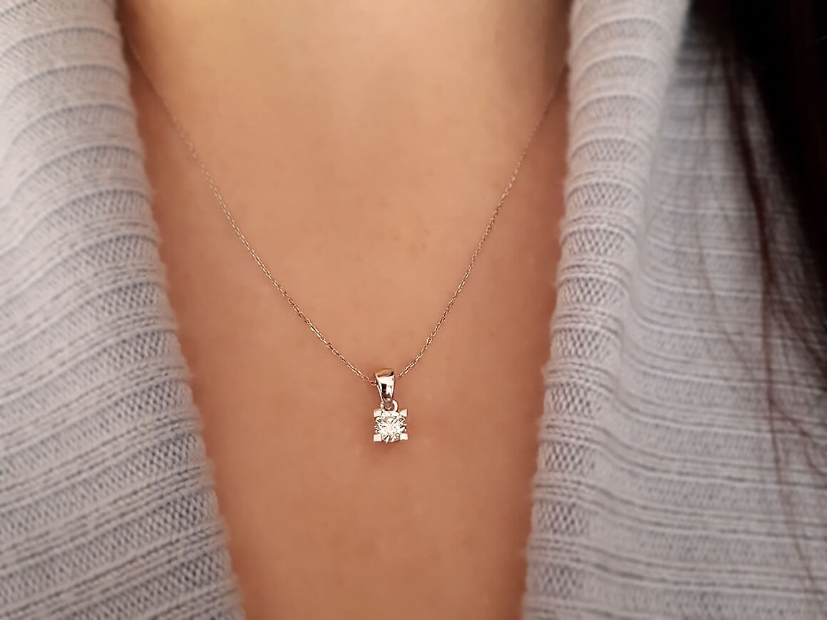 0,26 Karat Diamant Solitär Collier - handgefertigter Diamantschmuck aus Feingold | Sirius Diamant