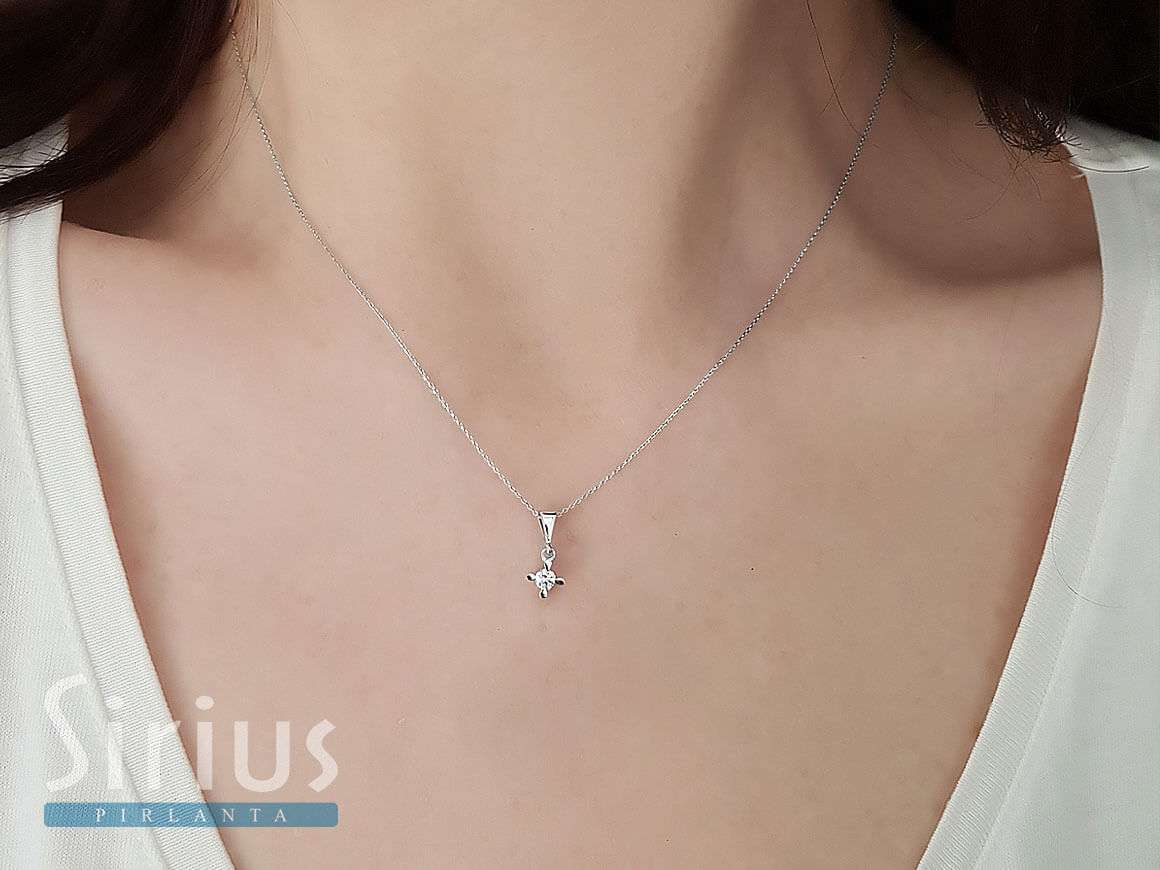 0,10 Karat Diamant Solitär Collier - handgefertigter Diamantschmuck aus Feingold | Sirius Diamant