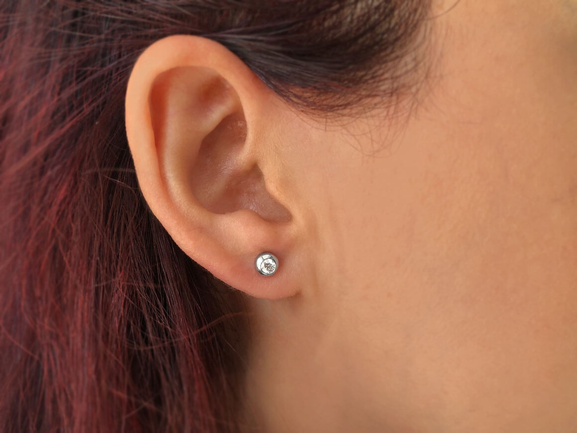 0,22 Carat Diamant Solitär Ohrringe - handgefertigter Diamantschmuck aus Feingold | Sirius Diamant