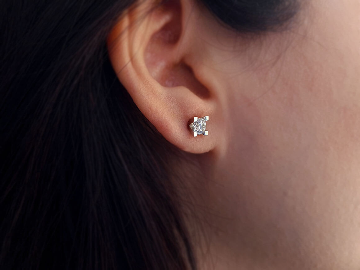 1,02 Carat Solitär Ohrstecker in 18 K - handgefertigter Diamantschmuck aus Feingold | Sirius Diamant