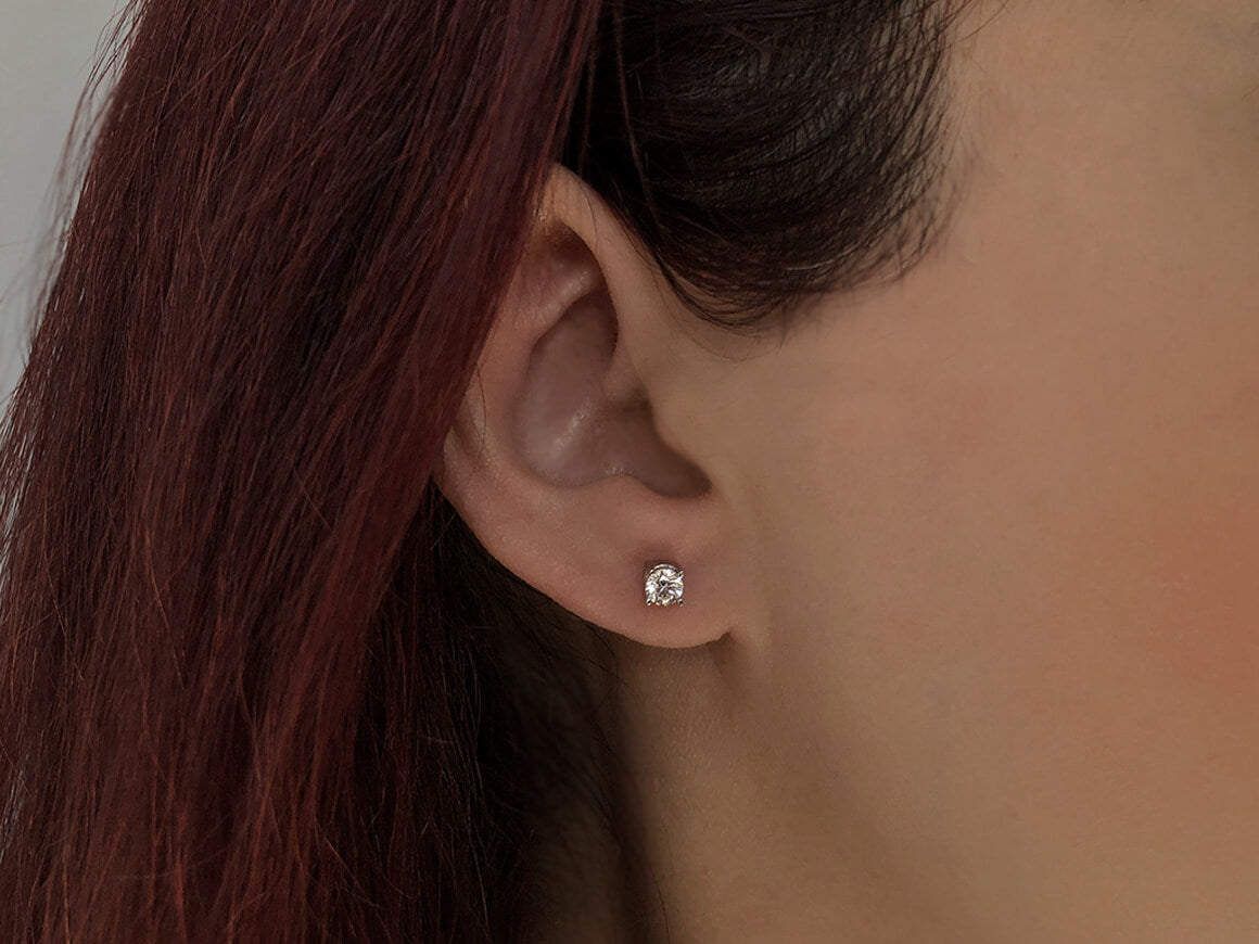 0,47 Carat Diamant Solitär Ohrringe - handgefertigter Diamantschmuck aus Feingold | Sirius Diamant