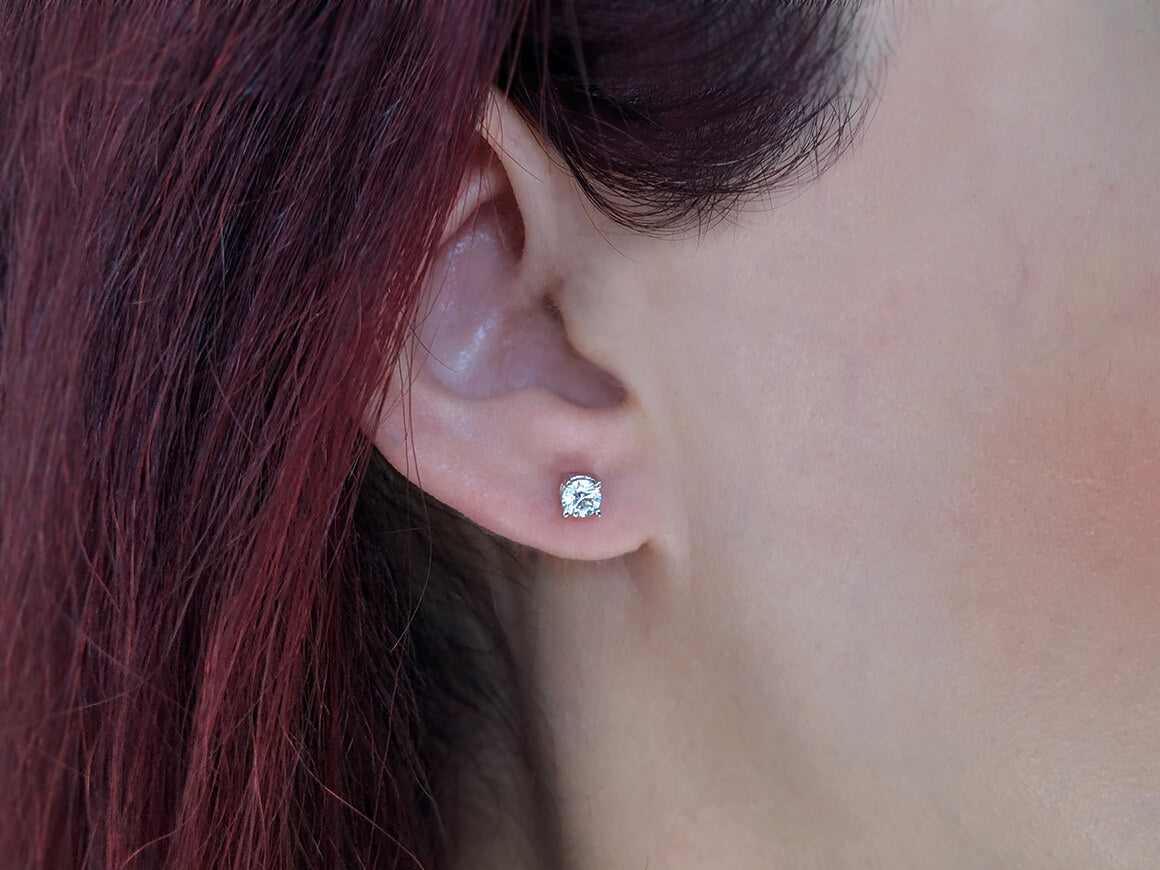0,62 Carat Solitär Ohrringe - handgefertigter Diamantschmuck aus Feingold | Sirius Diamant