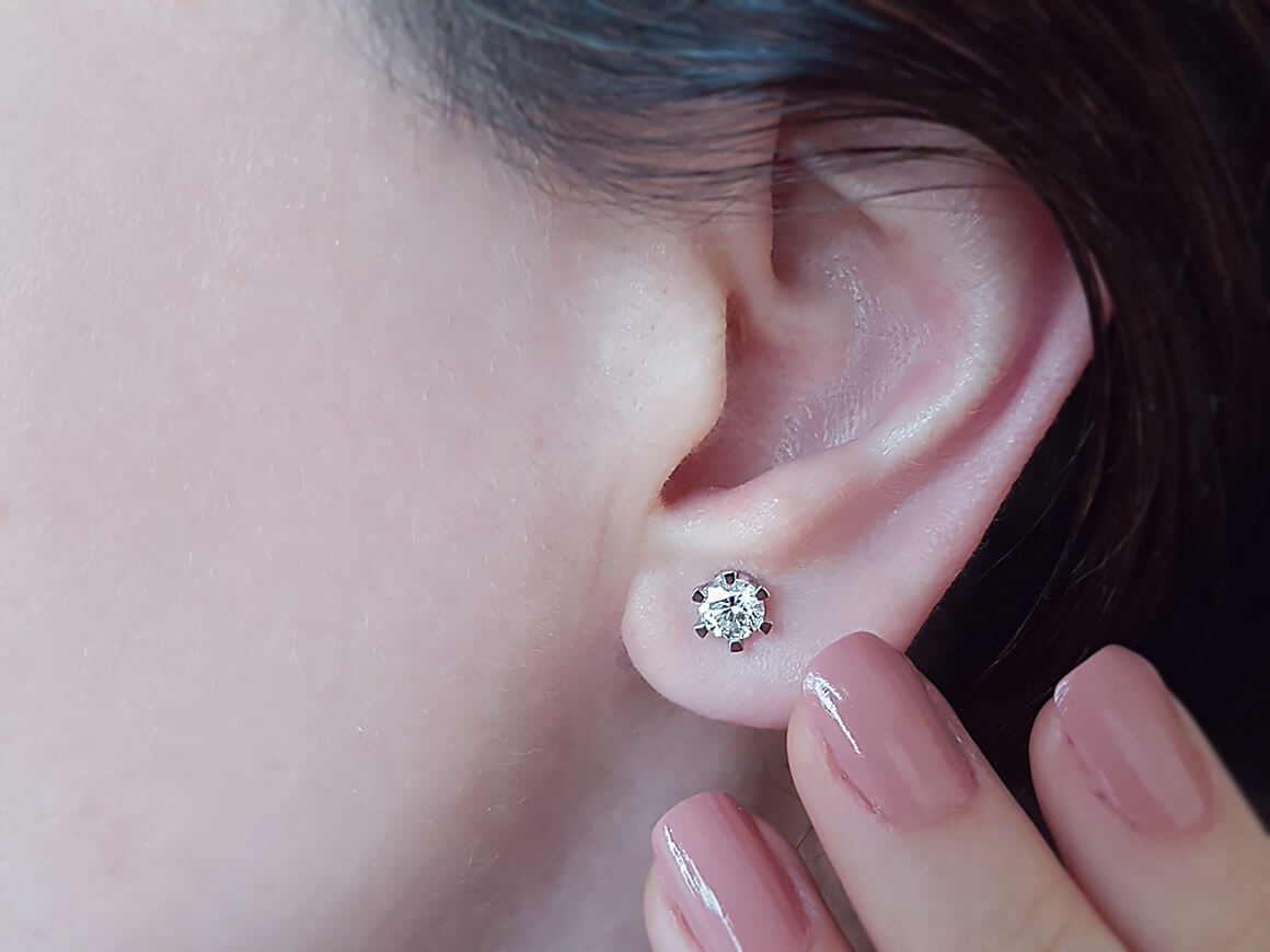 1,00 Karat Diamant Solitär Ohrringe – handgefertigter Diamantschmuck aus Feingold | Sirius Diamant