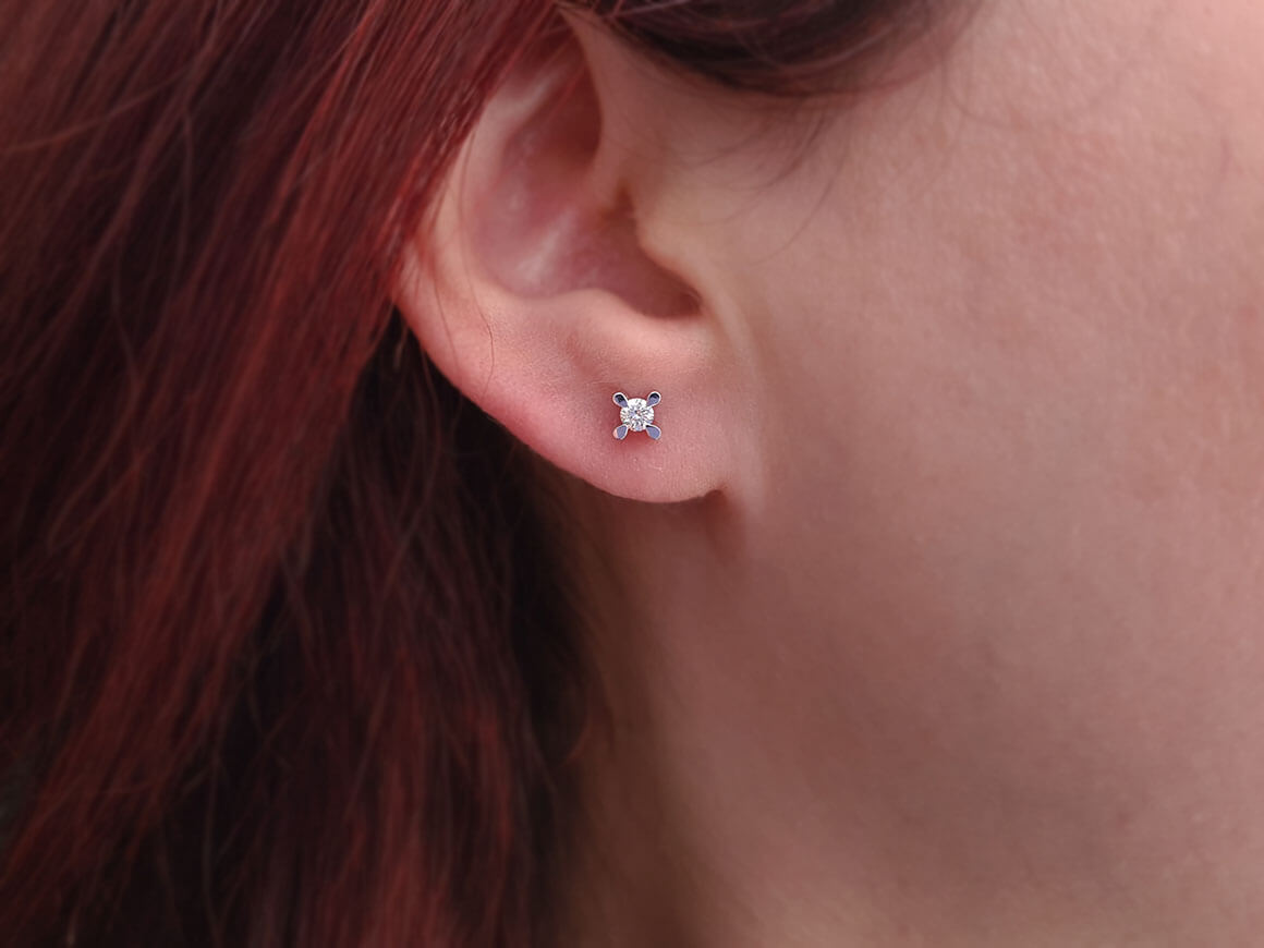 0,20 Carat Diamant Solitaire Ohrstecker - handgefertigter Diamantschmuck aus Feingold | Sirius Diamant