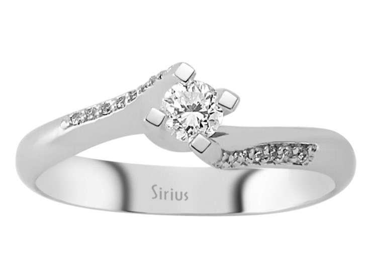 Total 0.27 carat diamond solitaire ring
