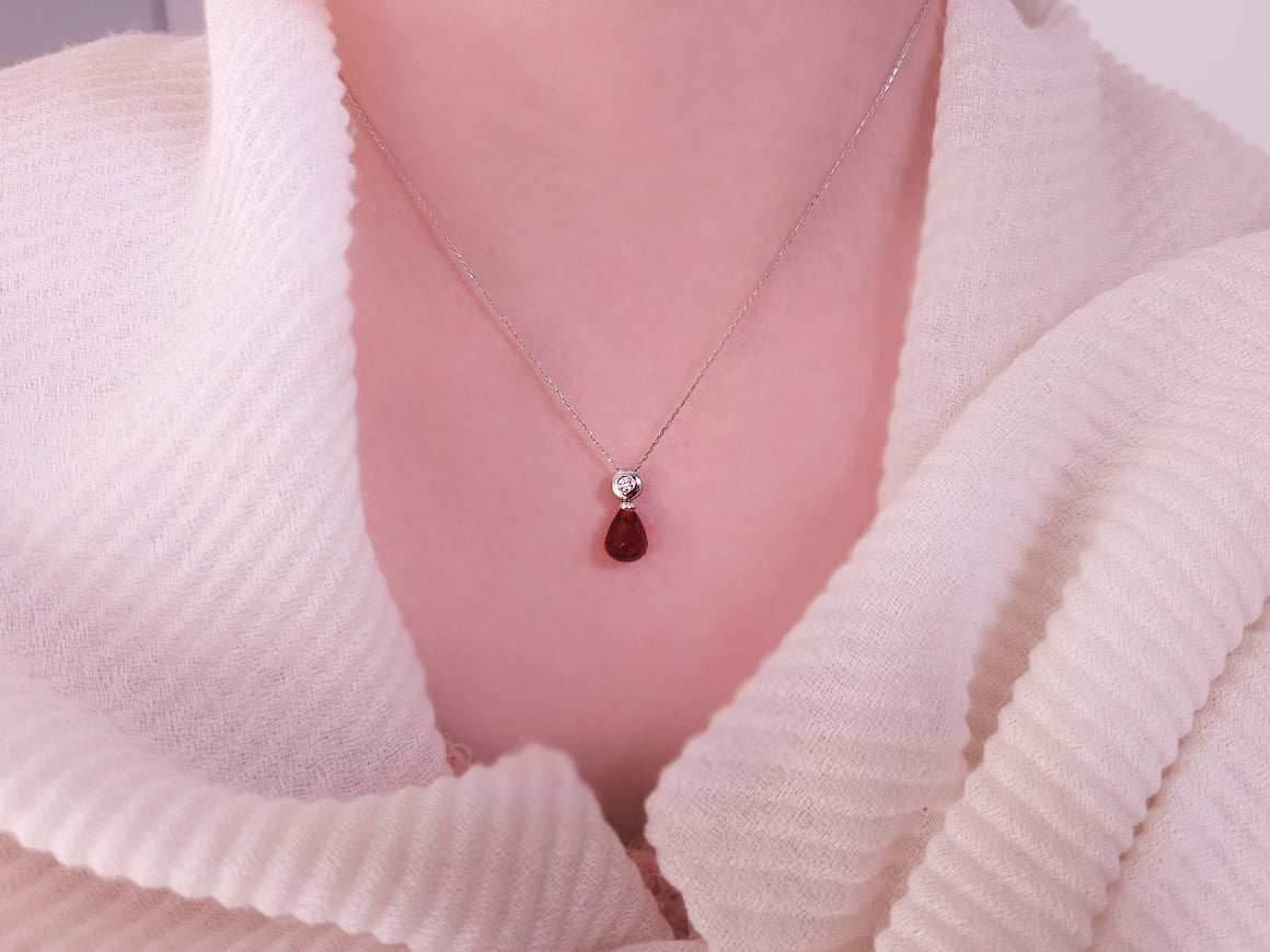 Diamant und Tropfen Garnet Collier - handgefertigter Diamantschmuck aus Feingold | Sirius Diamant