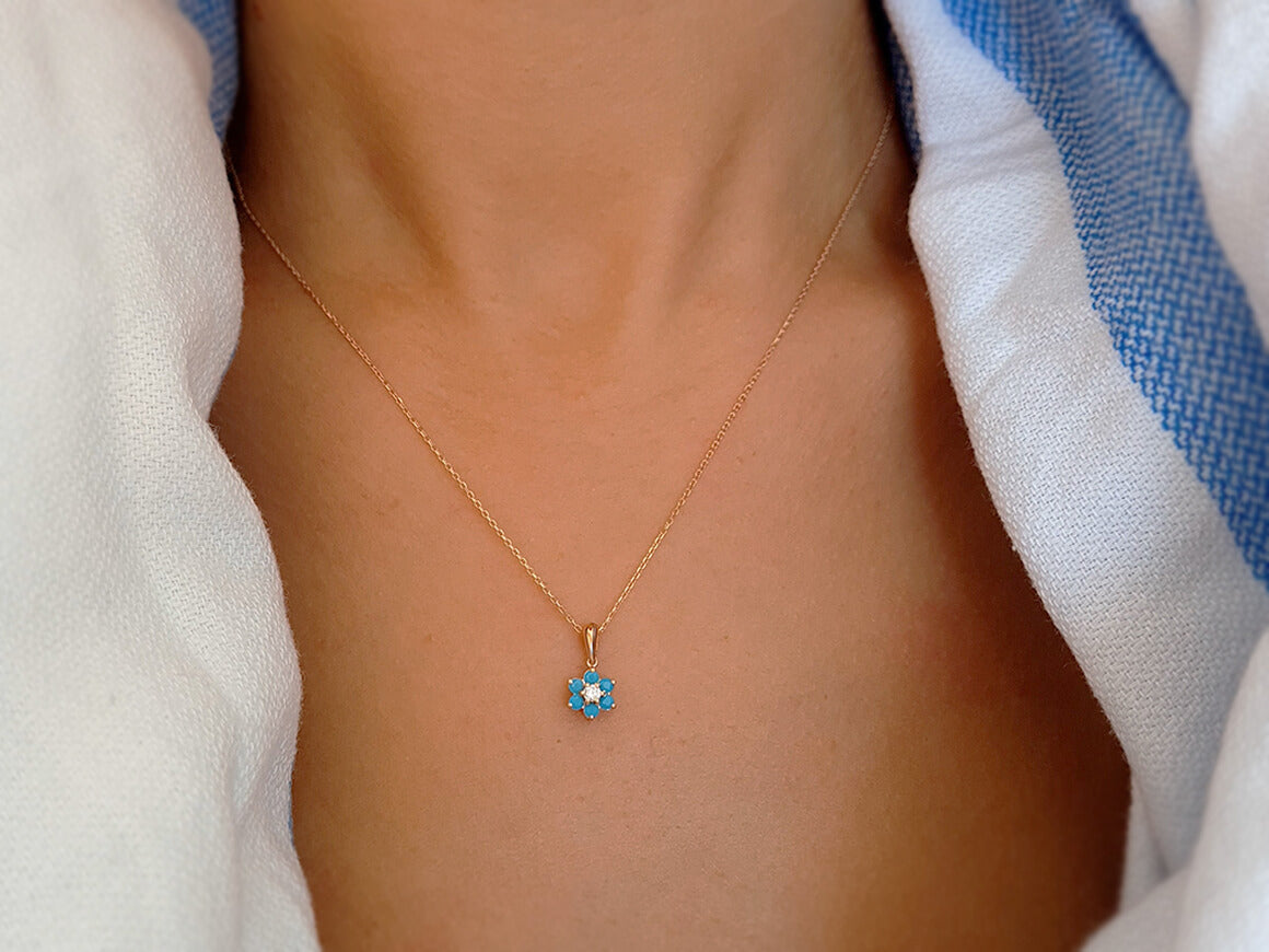 Diamant und Türkis Gänseblümchen Collier in 333er 8 K Rotgold - handgefertigter Diamantschmuck aus Feingold | Sirius Diamant