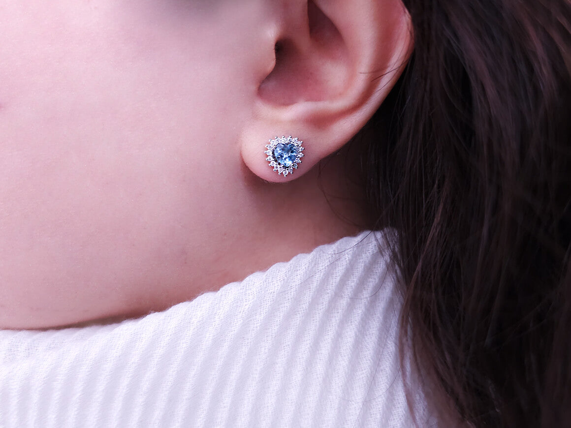 Diamant und Herz Schliff Blauer Topas Ohrringe - handgefertigter Diamantschmuck aus Feingold | Sirius Diamant