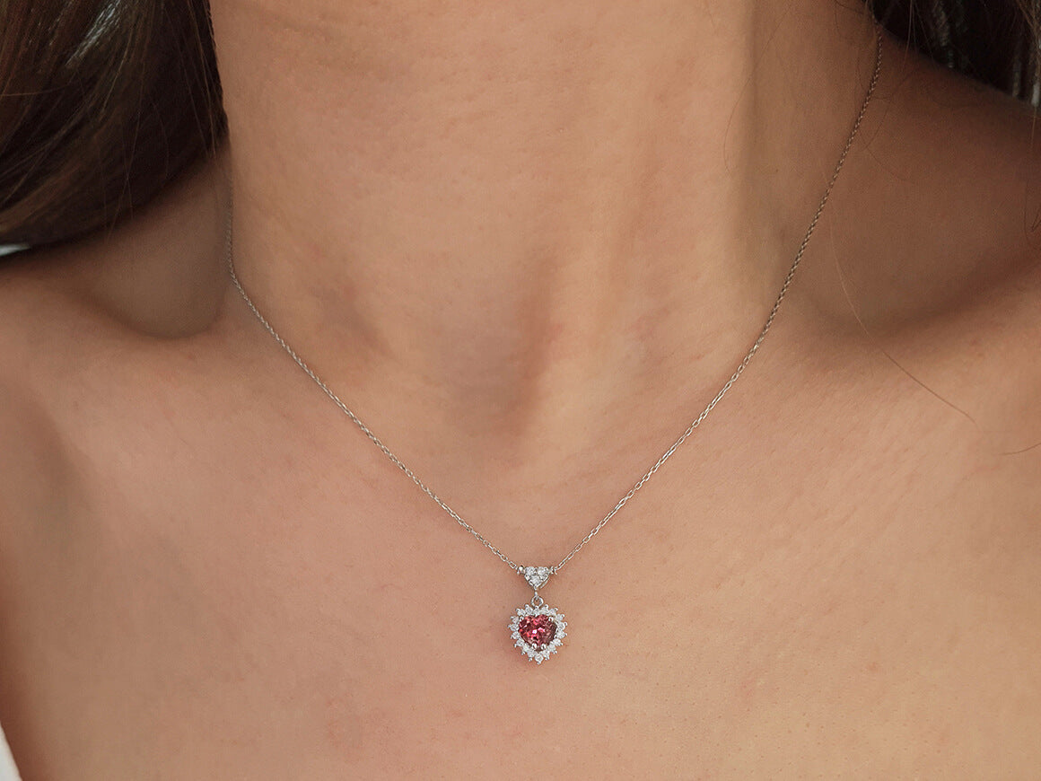 Collier en tourmaline rose avec diamant et cœur