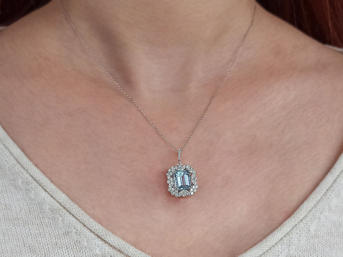 Diamond and octagon aquamarine necklace