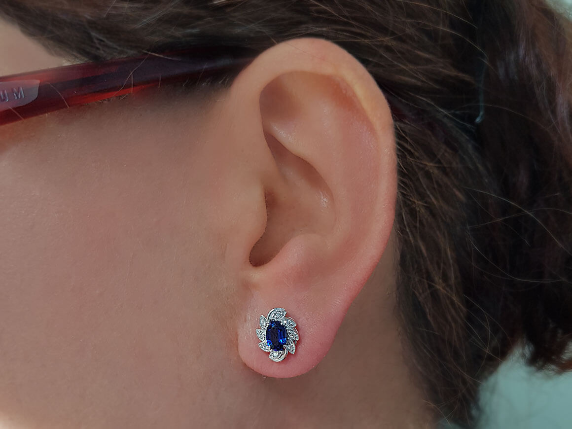 Diamant und Oval Saphir Ohrringe - handgefertigter Diamantschmuck aus Feingold | Sirius Diamant