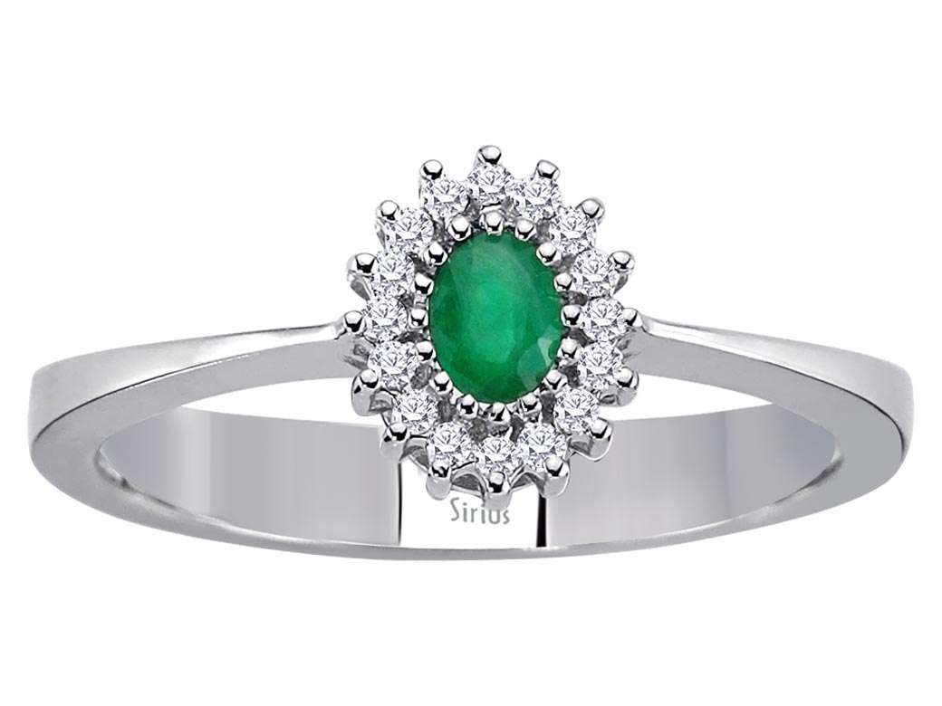 Diamond and oval emerald ring in 333 8 K white gold