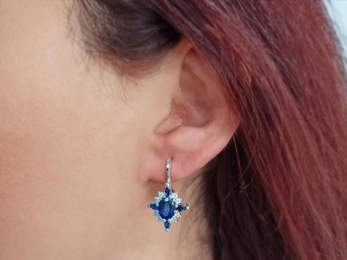 Diamant und Saphir Ohrhänger in 333er 8 Karat Weissgold - handgefertigter Diamantschmuck aus Feingold | Sirius Diamant
