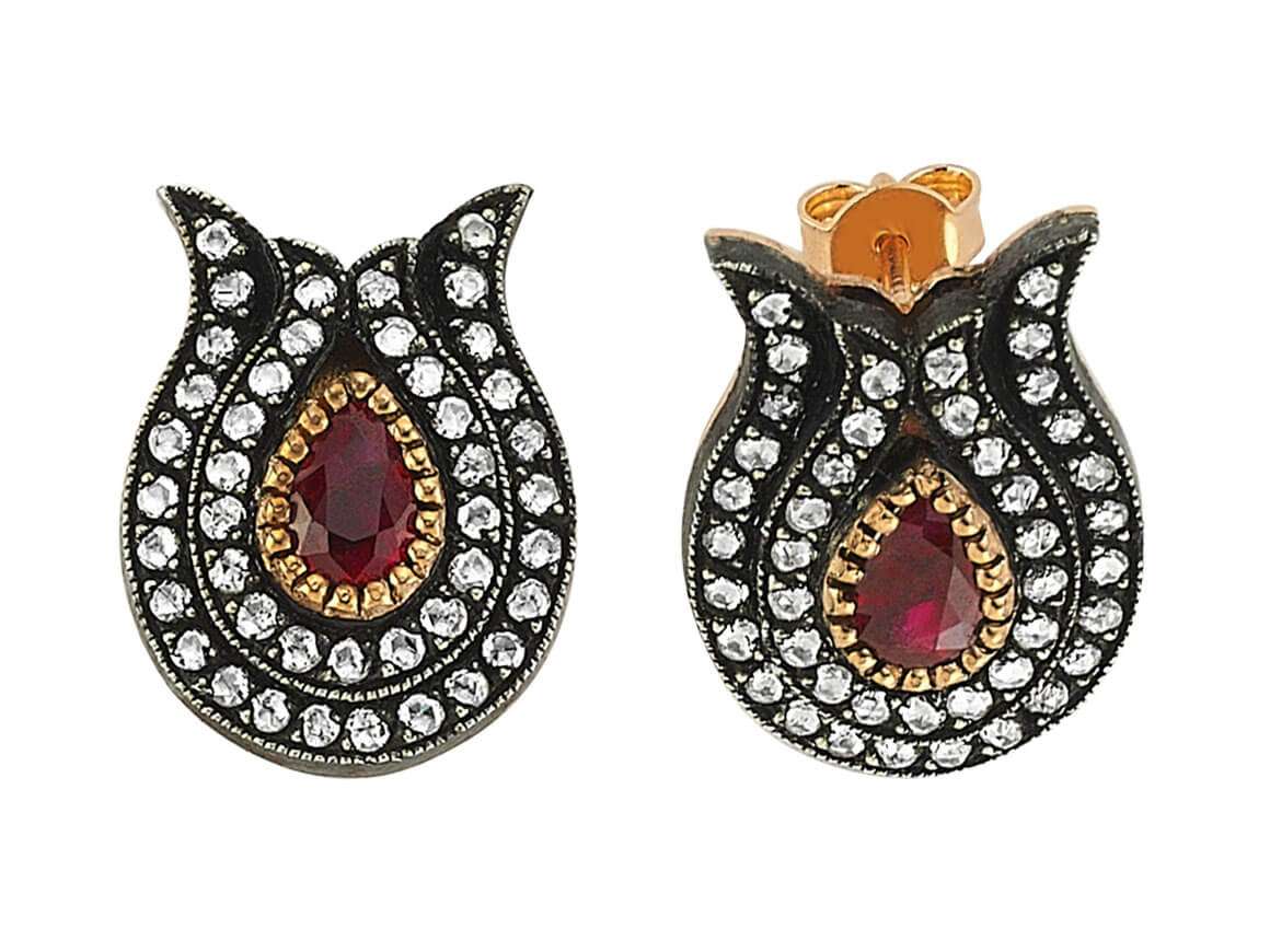Rose-cut diamond earrings in 8-carat red gold