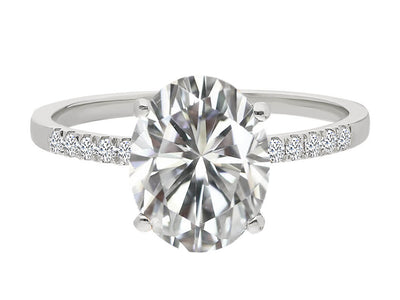 Diamond and white topaz ring in 14 K white gold