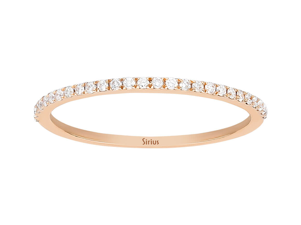 Alliance demi-ronde en diamant en or rouge