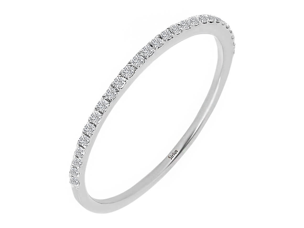 Diamond half-round alliance in 18-carat white gold