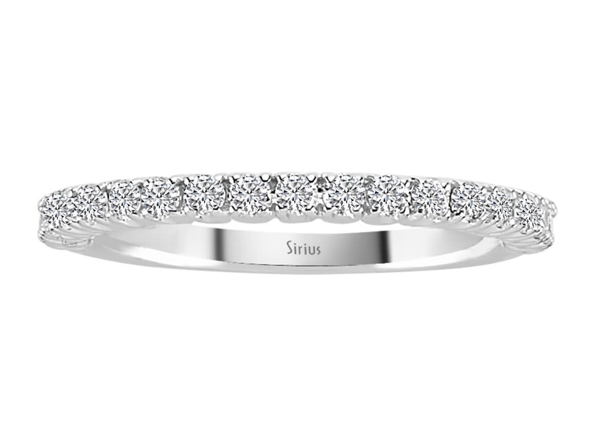 Alliance demi-ronde en or blanc 18 carats avec diamants de 0,32 carat