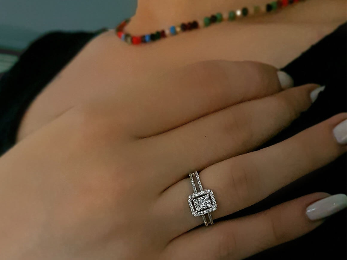 Bague en diamant baguette de 0,42 carat 