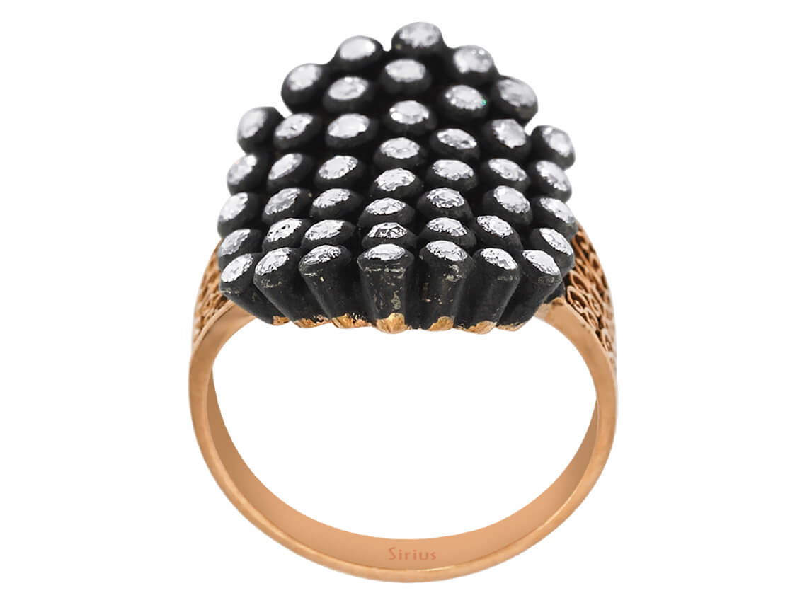 Diamant-Ring mit Wabenmuster - handgefertigter Diamantschmuck aus Feingold | Sirius Diamant