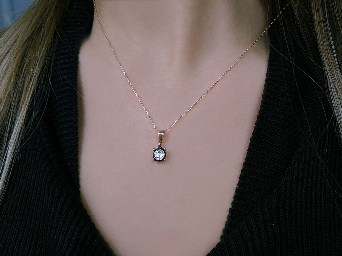 0,23 Karat Diamant-Solitaire-Halskette - handgefertigter Diamantschmuck aus Feingold | Sirius Diamant