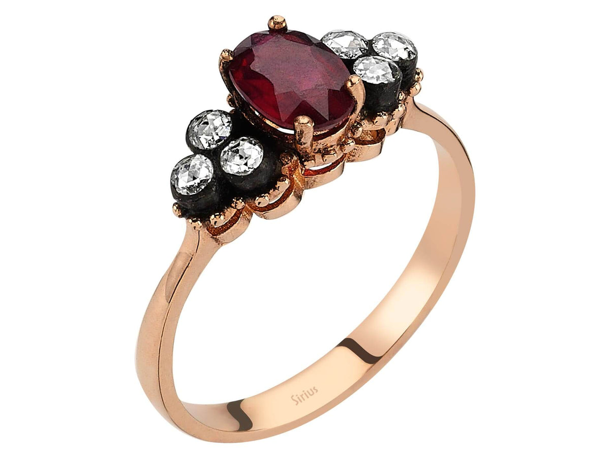 Ring mit Diamanten und ovalen Rubinen - handgefertigter Diamantschmuck aus Feingold | Sirius Diamant