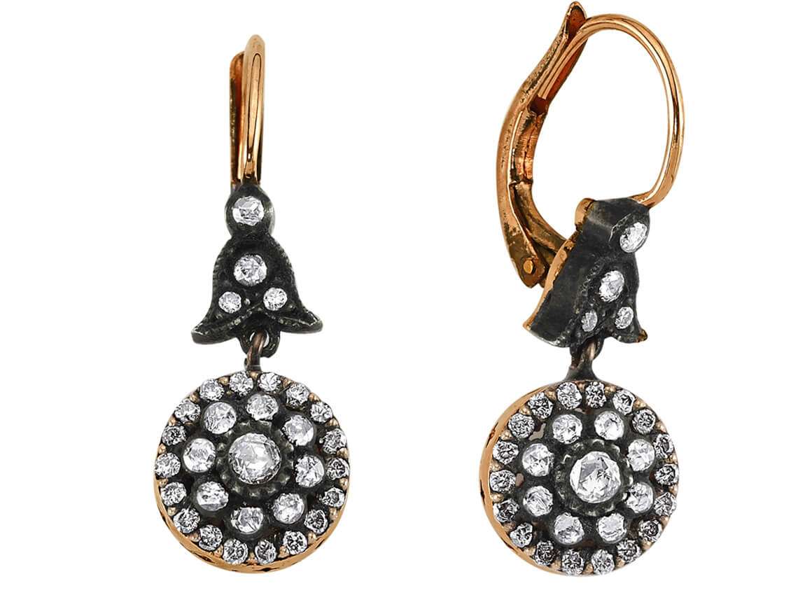 Diamond and diamond-studded round harem pillow earrings