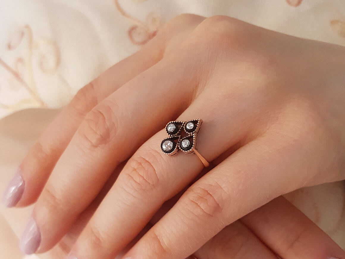 Bague trèfle en diamant