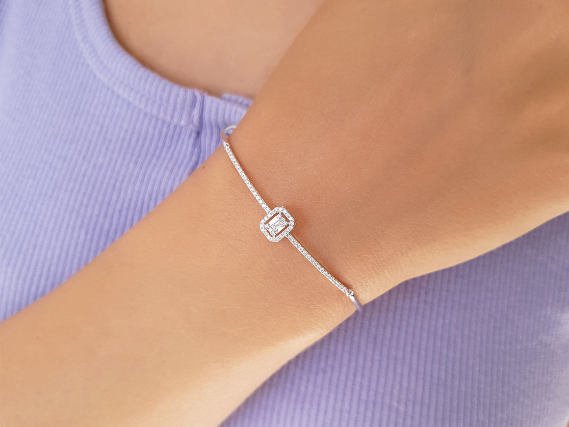 0.24 carat baguette diamond bracelet