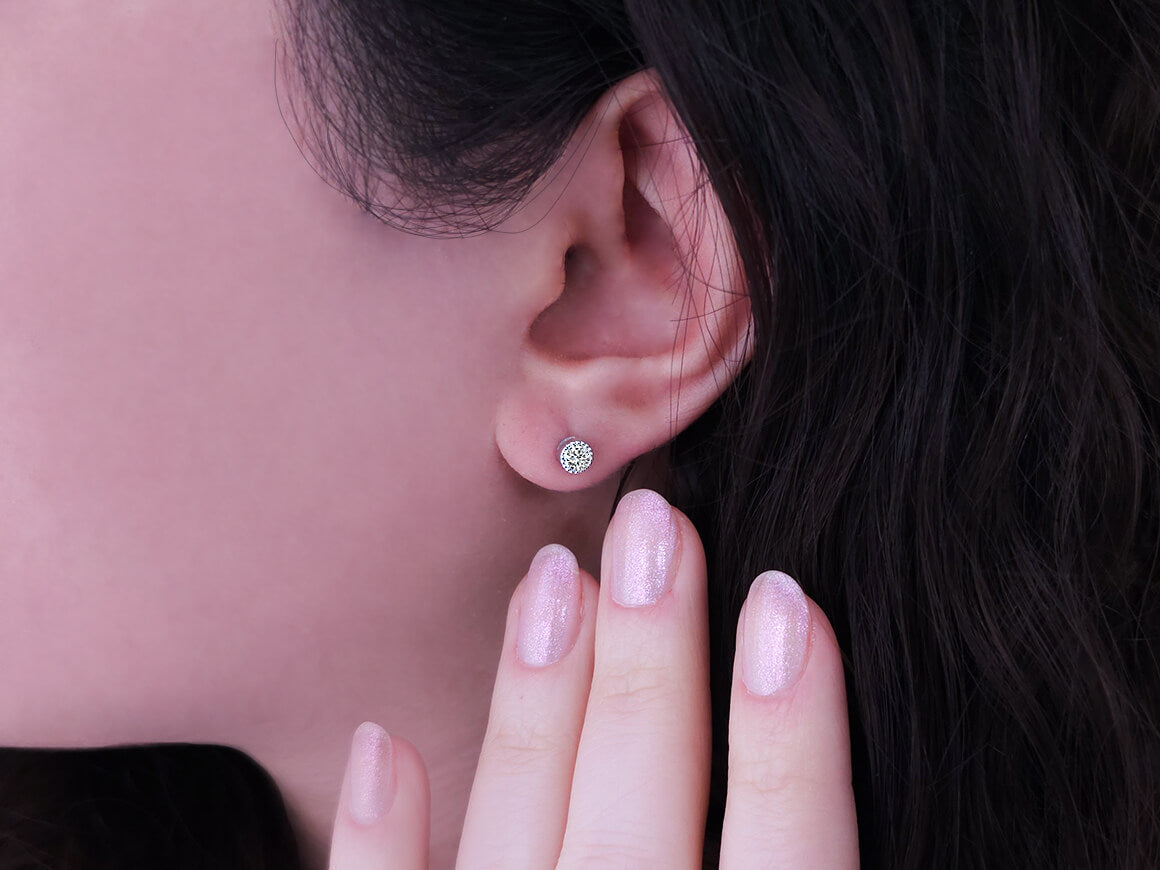 0,34 Carat Diamant Solitär Ohrstecker in 14 Karat Weißgold - handgefertigter Diamantschmuck aus Feingold | Sirius Diamant