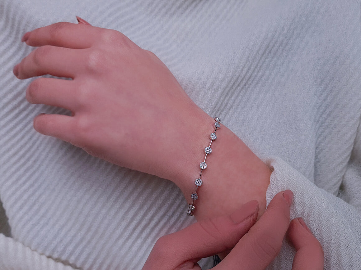 1,05 Karat Diamant Tennis Armband in 14 K Weißgold - handgefertigter Diamantschmuck aus Feingold | Sirius Diamant