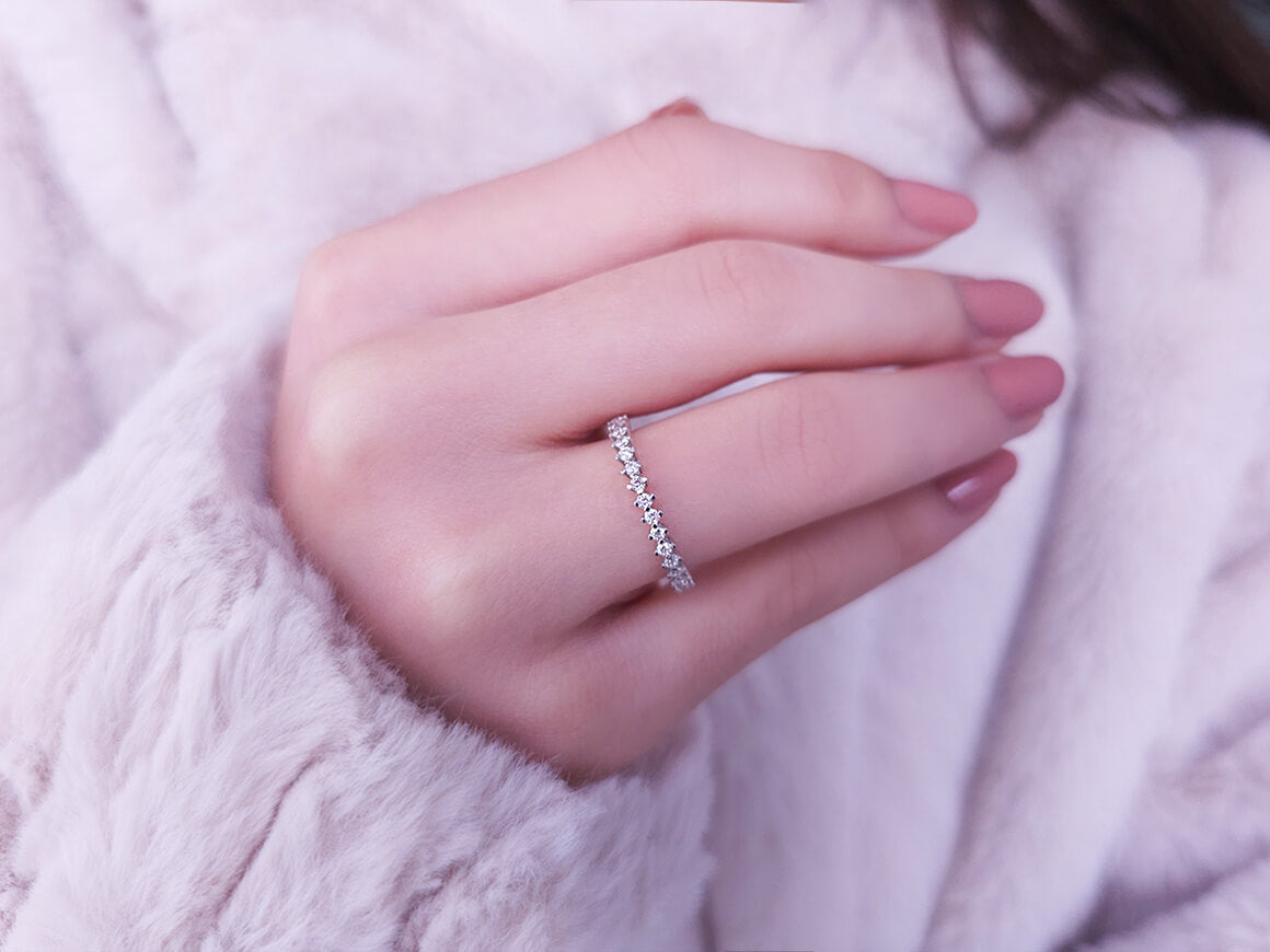Alliance demi-ronde en diamant de 0,14 carat