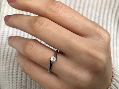 Bague solitaire en diamant de 0,17 carat