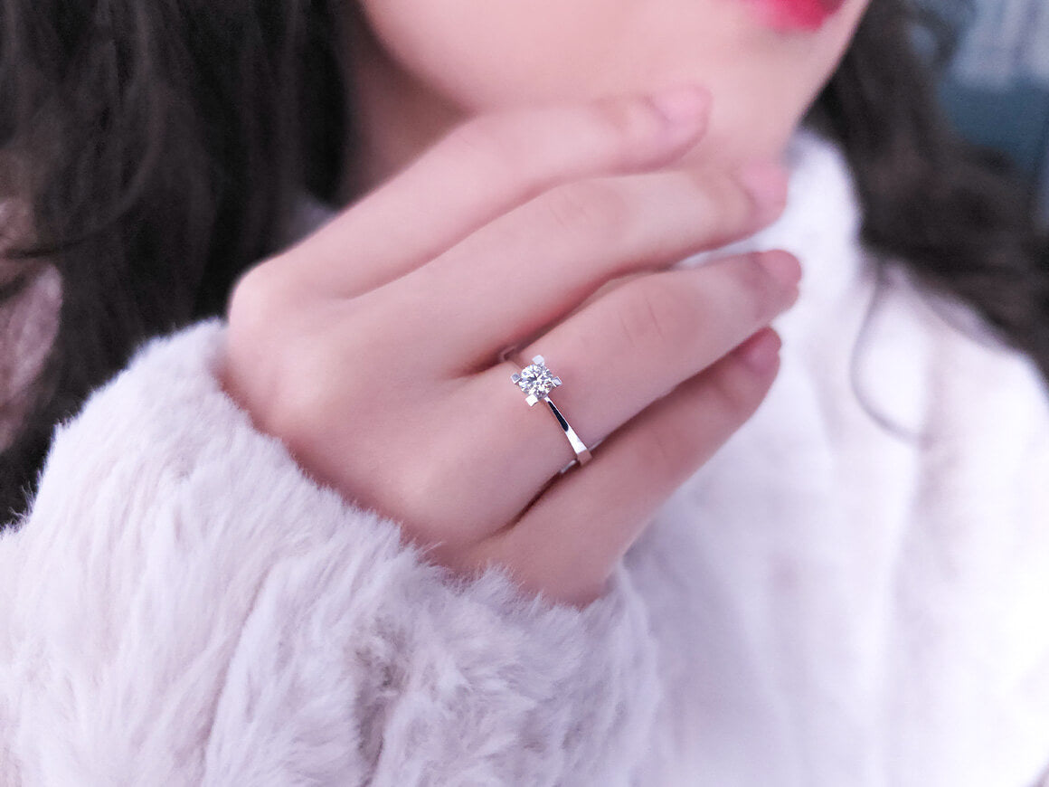 Bague solitaire en diamant de 0,26 carat de couleur F