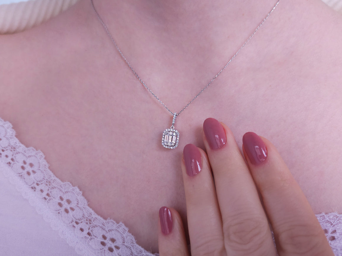 F-Farbe 0,43 Karat Baguette-Diamant-Halskette - handgefertigter Diamantschmuck aus Feingold | Sirius Diamant