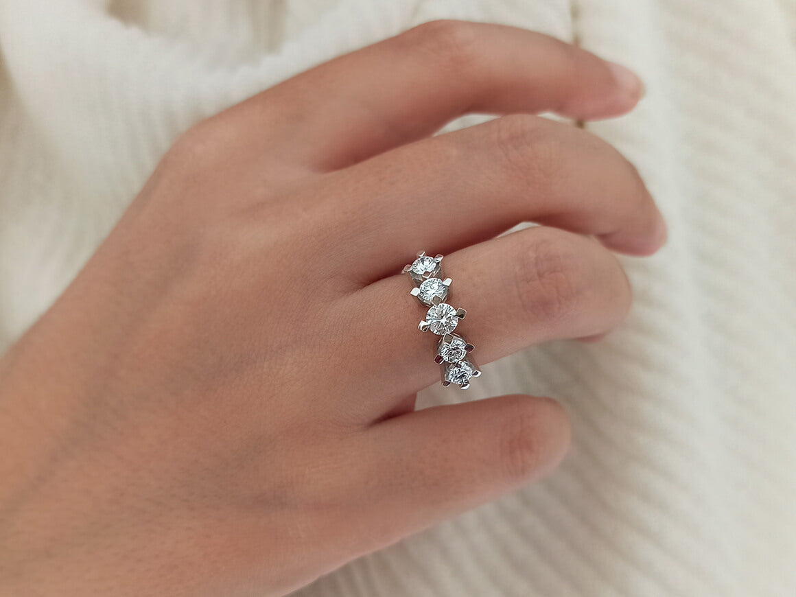 F Color 1 Carat Diamond 5 Stone Ring
