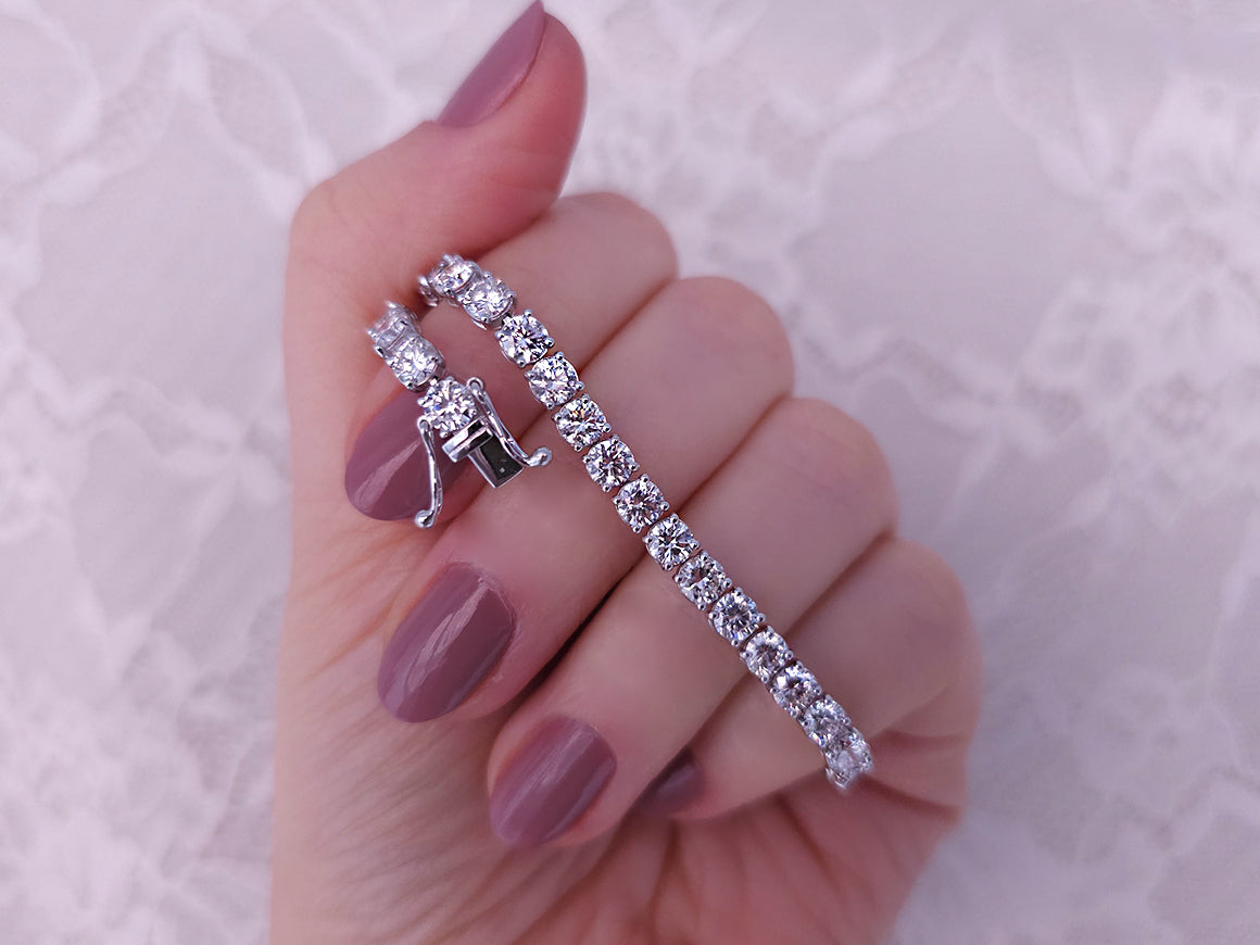 Bracelet tennis en diamant 10 carats couleur F