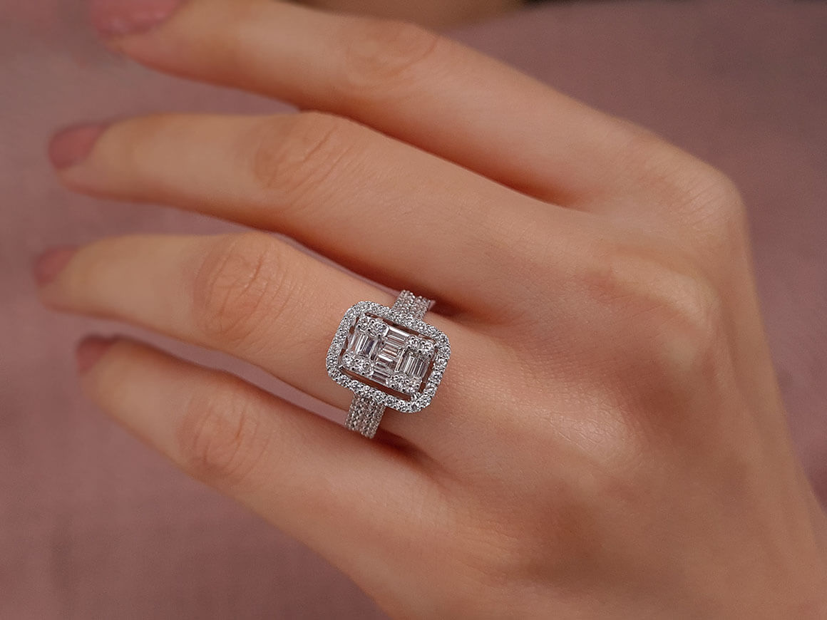 Bague baguette en diamant de 1,13 carat 