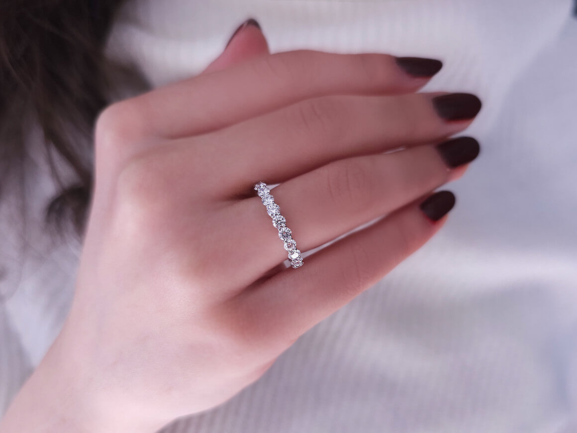 Alliance en or blanc 585 14 carats avec diamants d'un total de 1,82 carat
