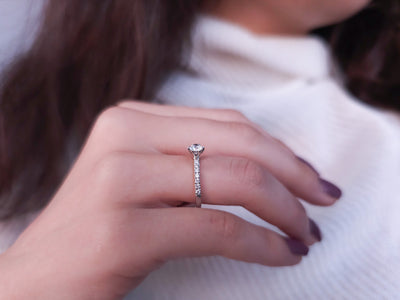 F-color, total 0.37 carat diamond solitaire ring