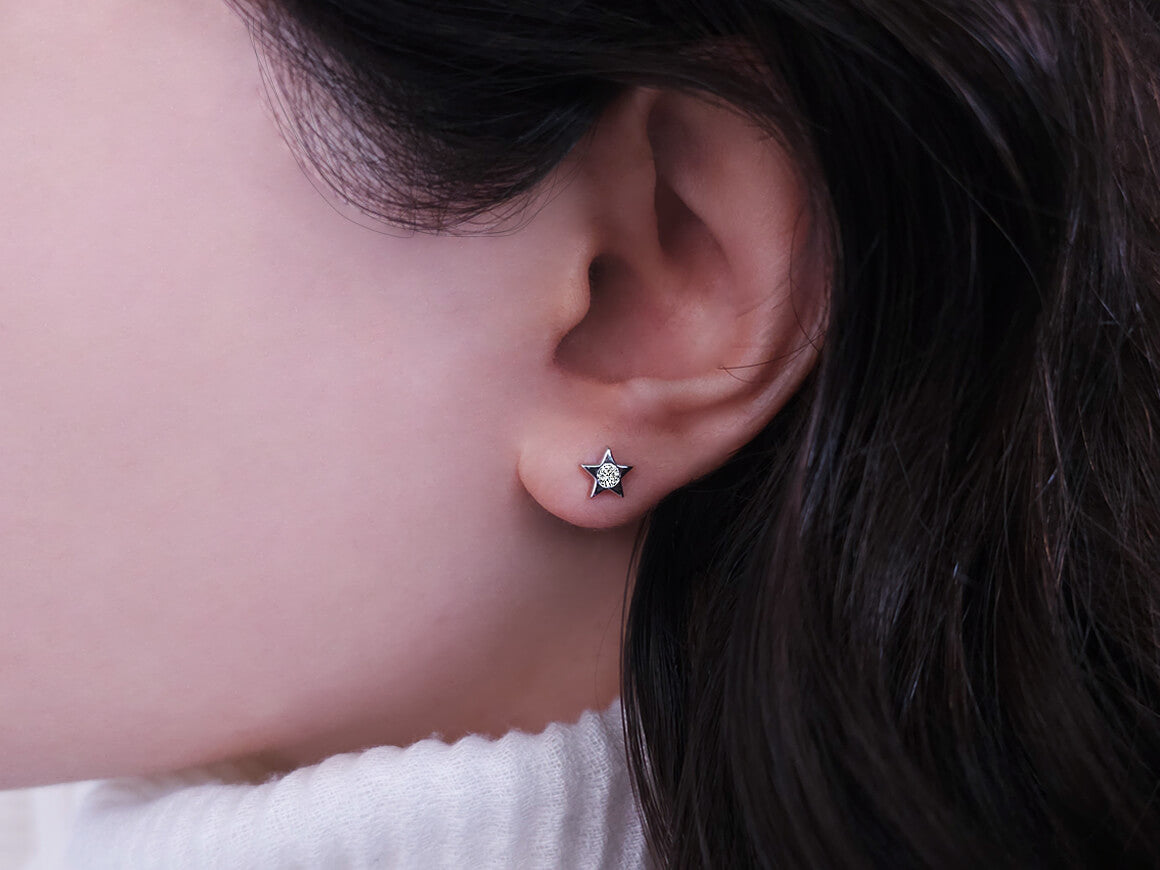 0,14 Carat Diamant Solitär Stern Ohrringe - handgefertigter Diamantschmuck aus Feingold | Sirius Diamant