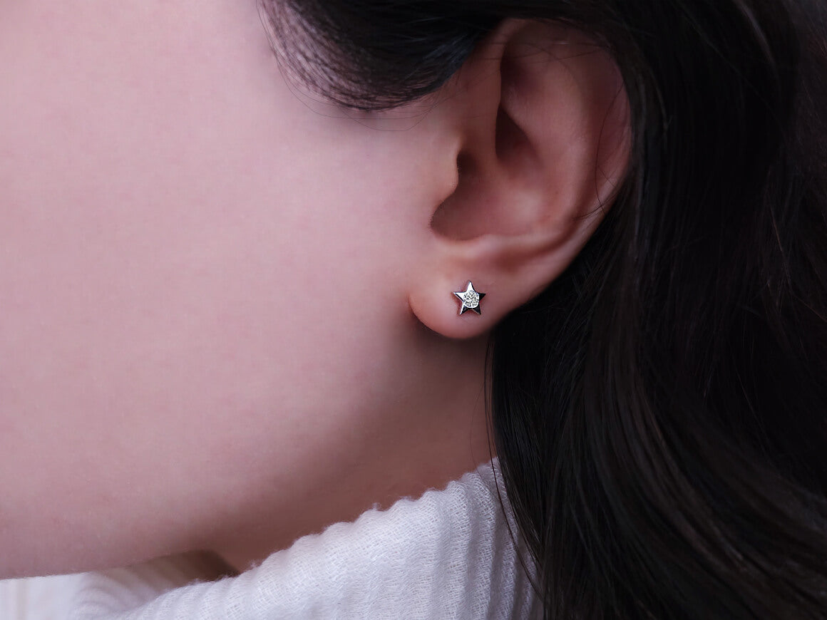 0,14 Carat Diamant Solitär Stern Ohrringe - handgefertigter Diamantschmuck aus Feingold | Sirius Diamant