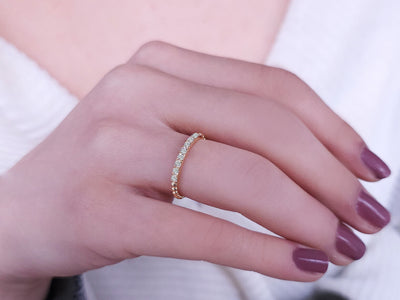 Alliance de neuf diamants de 0,19 carat en or jaune 14 carats