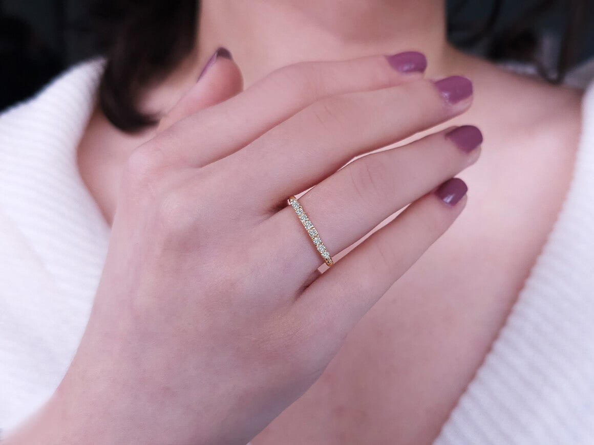 Alliance de neuf diamants de 0,19 carat en or jaune 14 carats