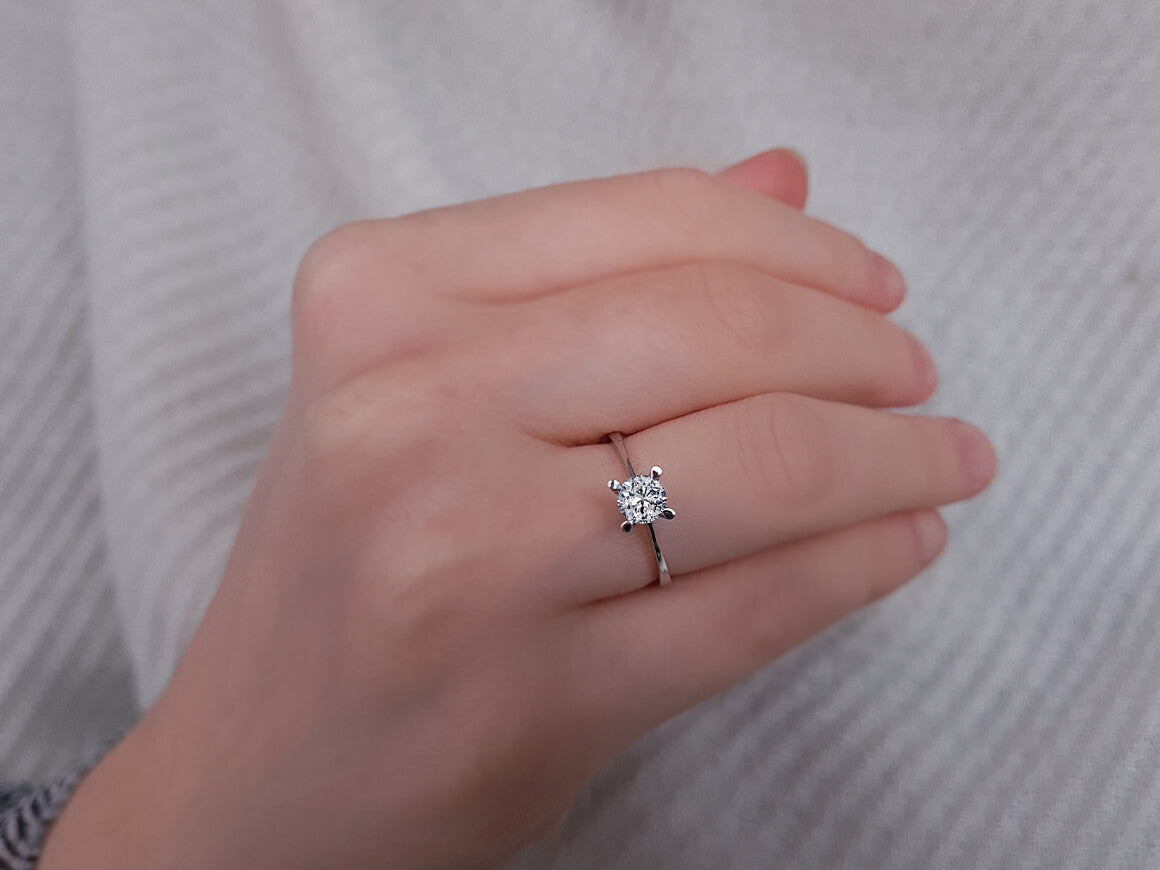 0,48 Karat Diamant Solitär Ring - handgefertigter Diamantschmuck aus Feingold | Sirius Diamant