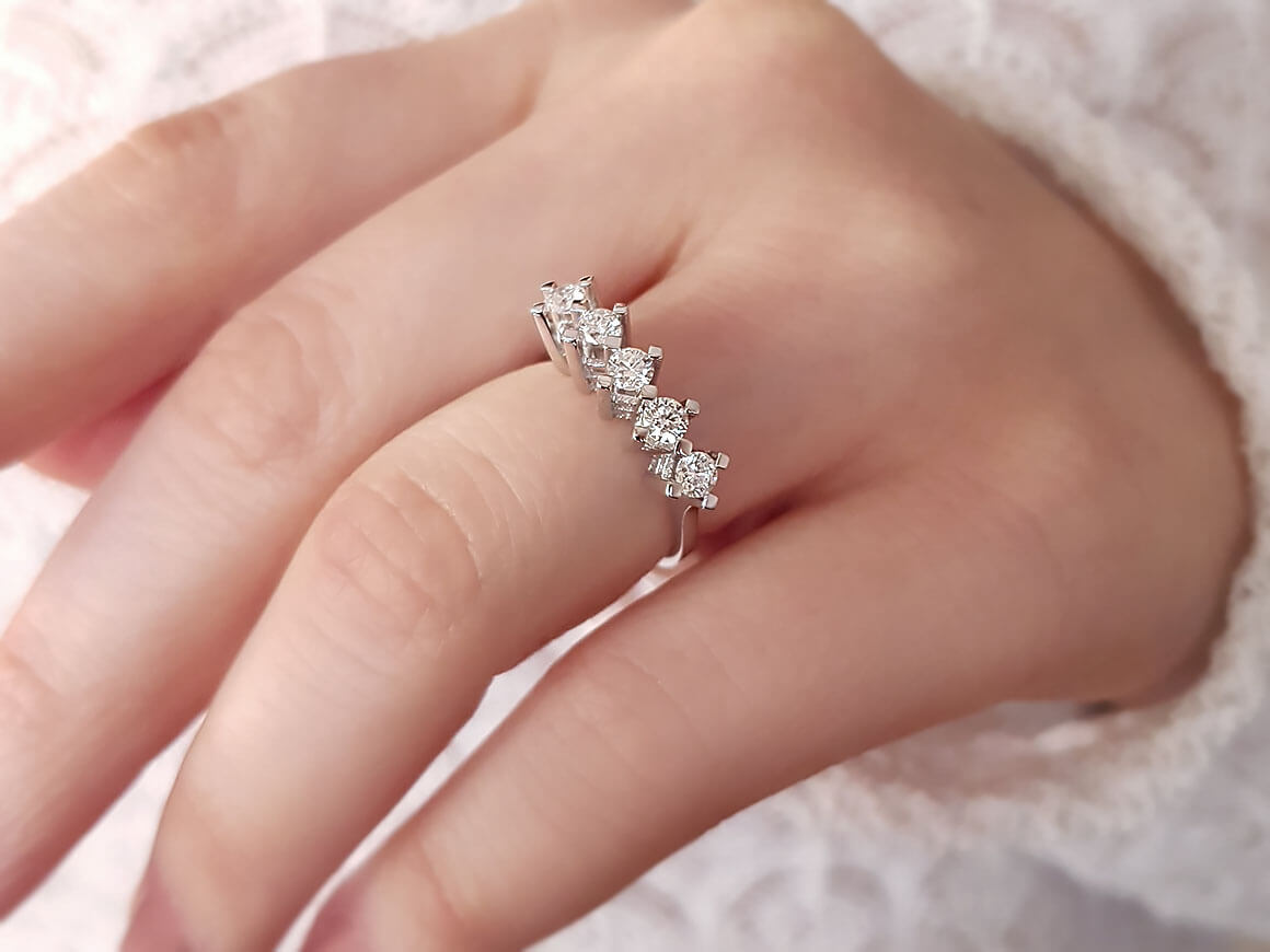 Alliance de 5 diamants en diamant de 0,58 carat