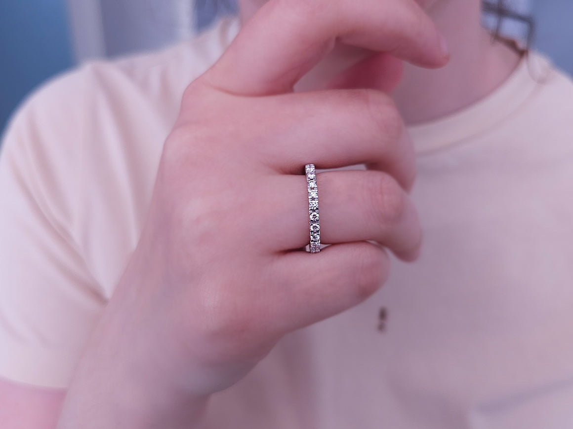 Alliance tout autour en diamant de 0,93 carat