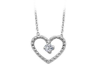 Diamond heart solitaire necklace in 8 K
